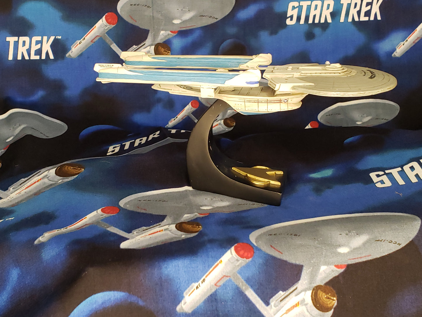 NCC-1701-b Statue Hamilton Collection